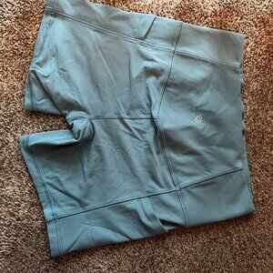 Athleta Salutation Stash Pocket II 5" Short Size Small
